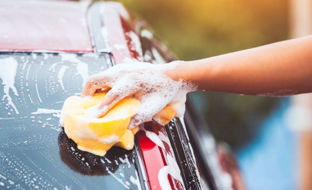 Dish Soap to Clean Car Paint instead of Glass cleaner